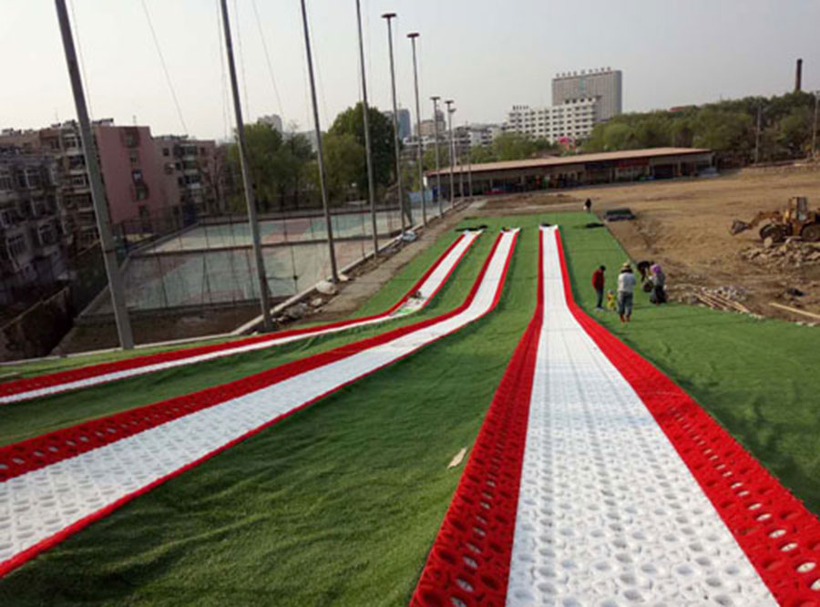 Dry snow slide + rainbow slide (1)