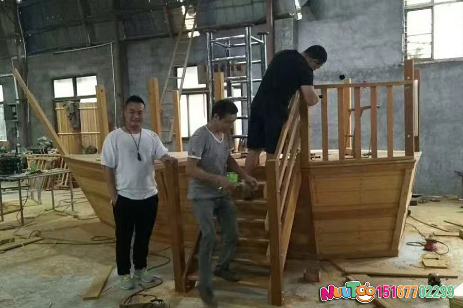 How is the wood outdoor slide anti-corrosion? In fact, don't worry