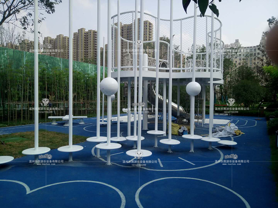 Where do you sell outdoor children's play equipment?
