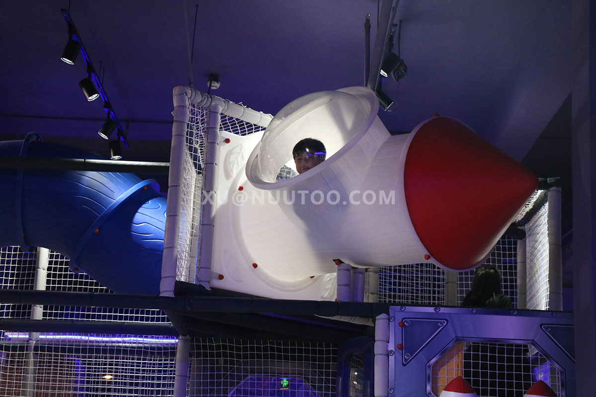 space themes for indoor playground (2)