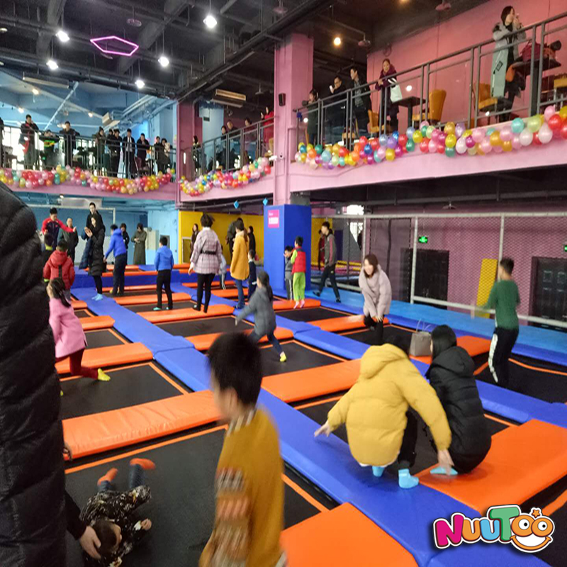 Le Tu indoor children's paradise large trampoline park Chongqing joyful case