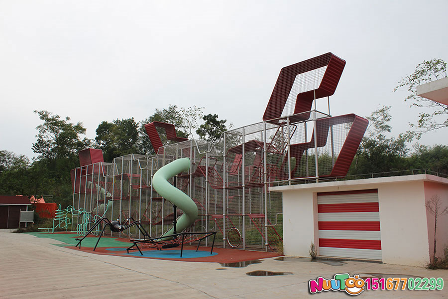 Non-standard amusement + three-dimensional maze + rides + playground facilities (5)