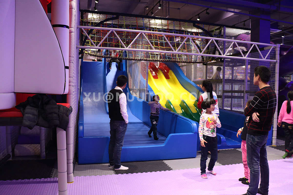 space themes for indoor playground (3)