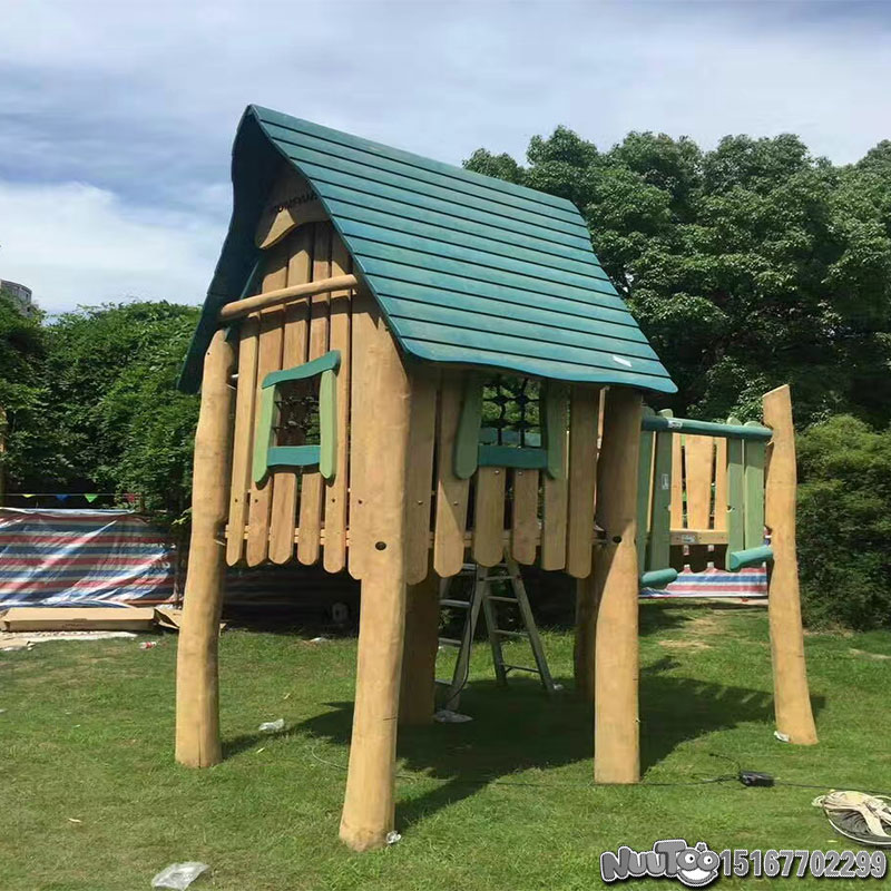What are the advantages of outdoor wooden slides?