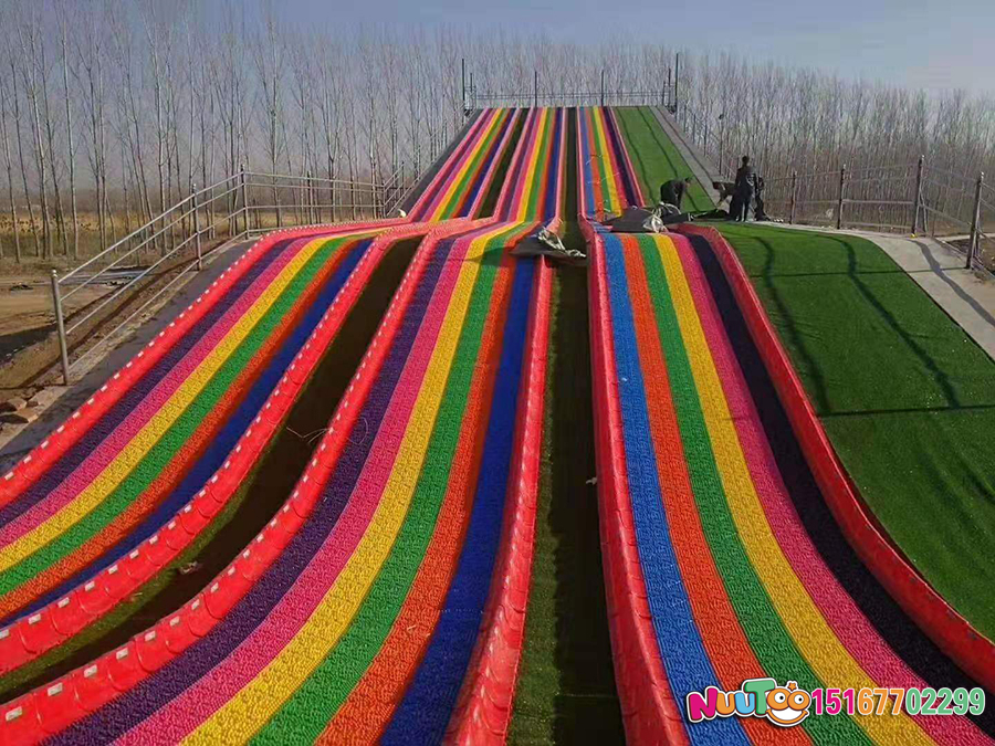 How to adapt to the natural environment in Qinghai Rainbow slide