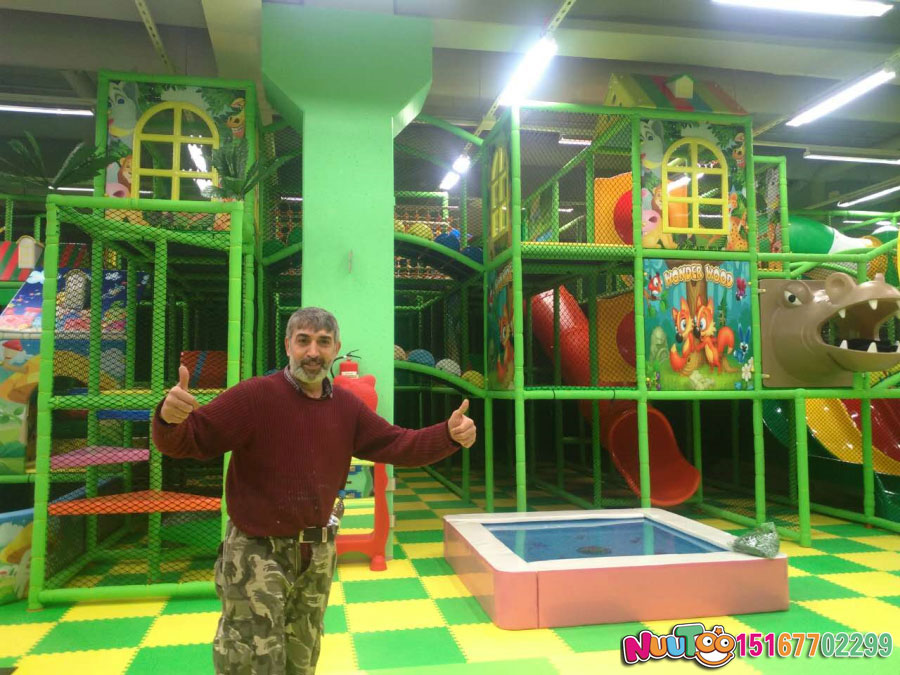 Naughty Fort + Indoor Children's Paradise - (97)