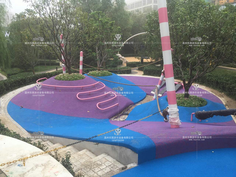 Walking in Cloud + Children's Play Equipment - (14)