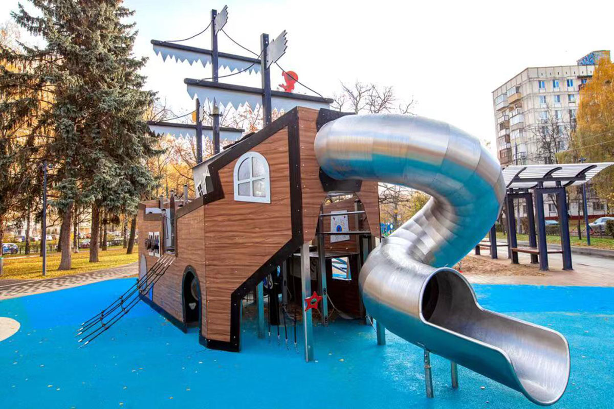 outdoor pirate ship playground (3)