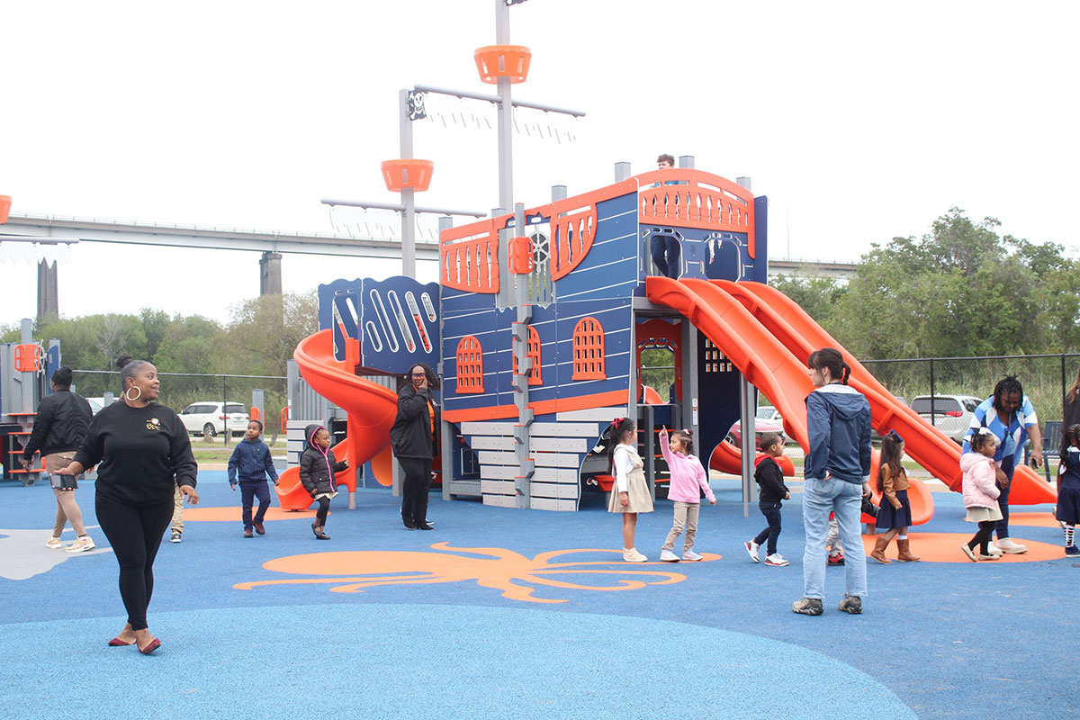 kids pirate ship playground (8)