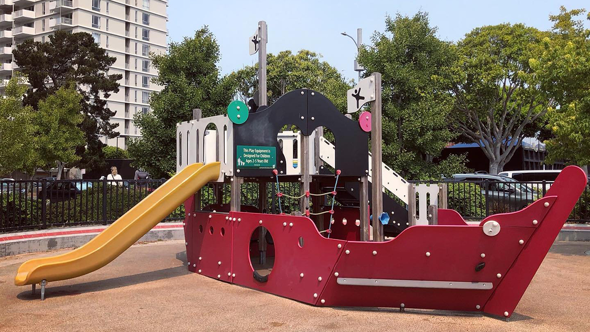 pirate ship boat playground (1)