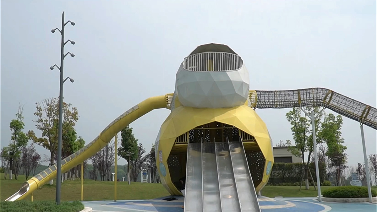 childrens play equipment (5)