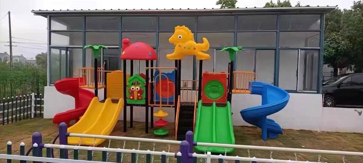 large plastic slide (10)