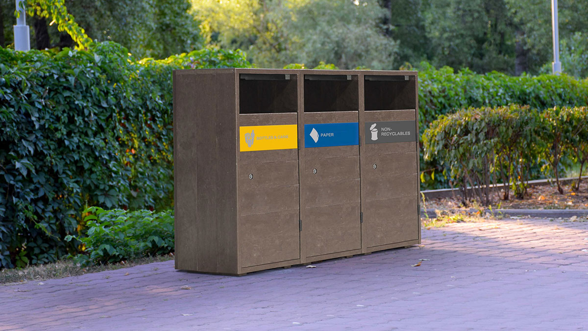 Wooden rubbish bin (3)