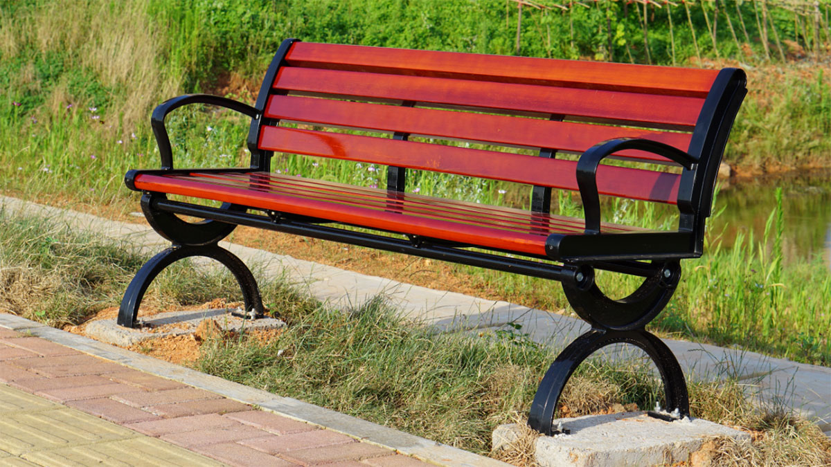 outdoor seats and benches (3)