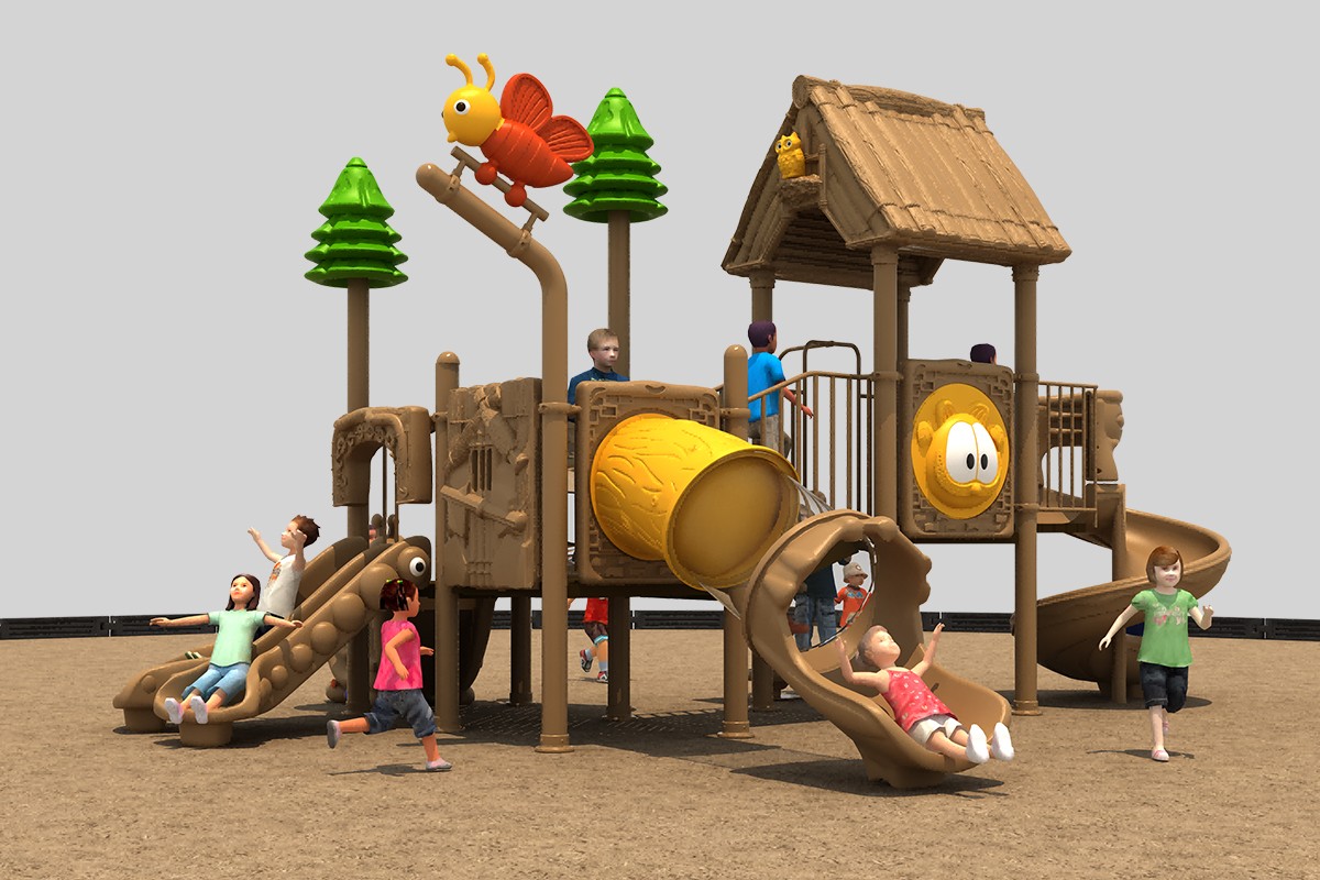 Toddler-friendly outdoor slide (1)