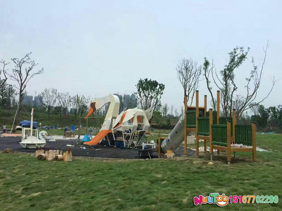Non-standard amusement + Chengdu Gaotou Corridor and stainless steel slide + swan combination slide (14)