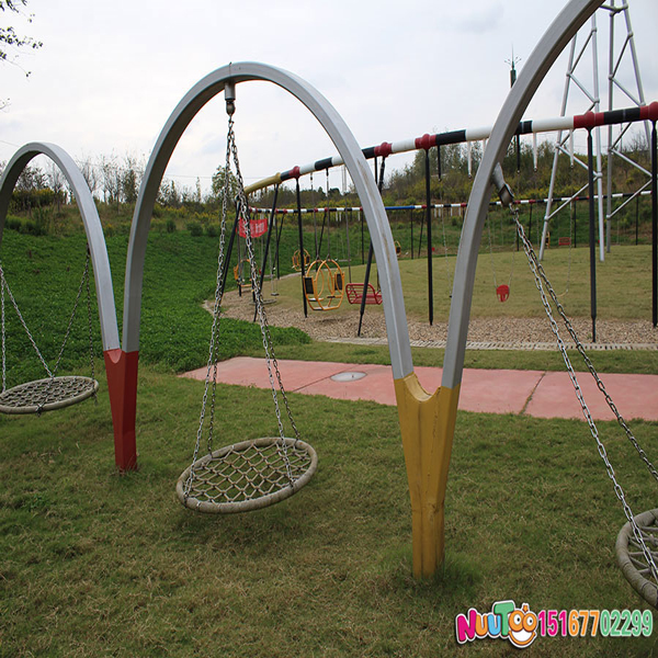 How to choose a factory in children's play equipment