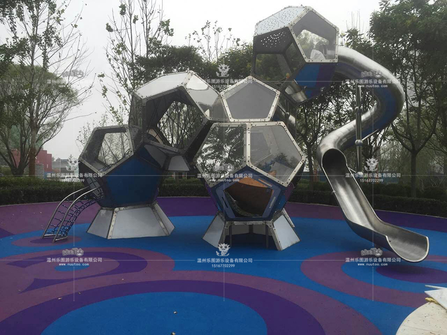 Walking in Cloud + Children's Play Equipment - (16)
