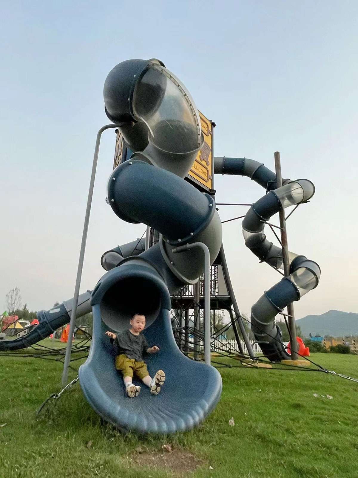 childrens plastic slide (8)