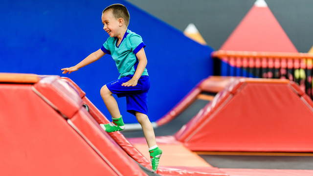 Trampoline-Obstacle-Course