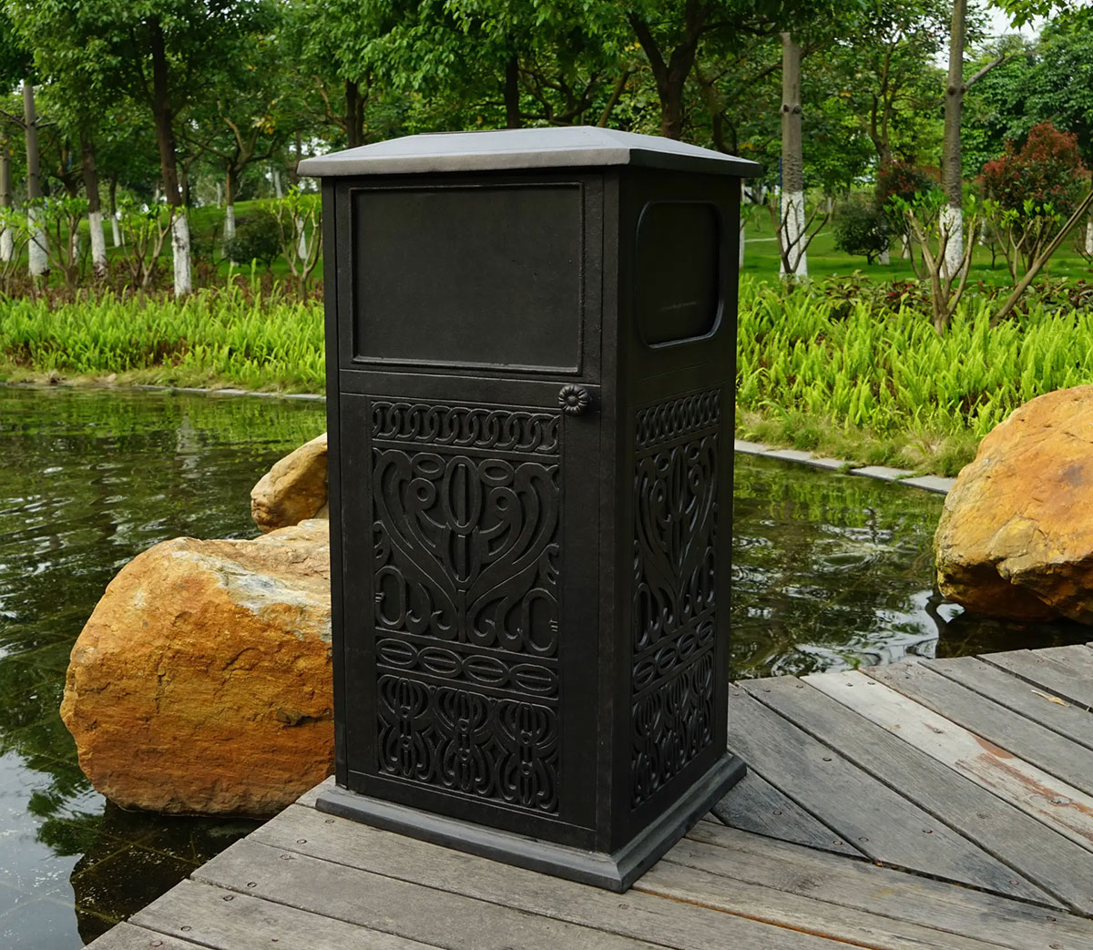 trash bins (1)