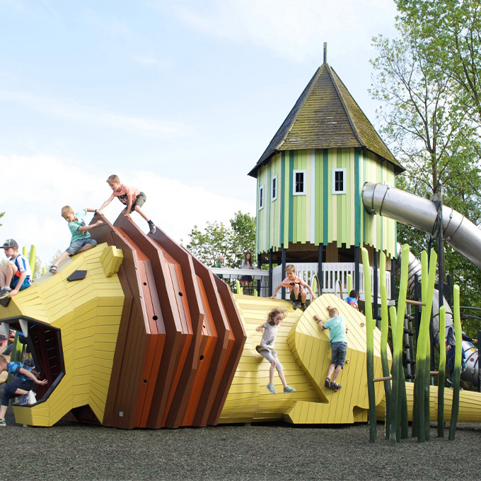 How To Integrate Unpowered Playgrounds into Residential Landscapes? 