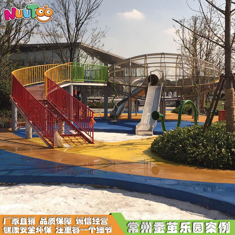 Recommend this 99% of children will like outdoor new equipment: large combination slides