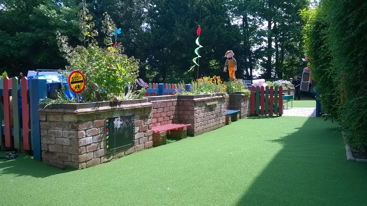 artificial turf for playground surfacing (7)