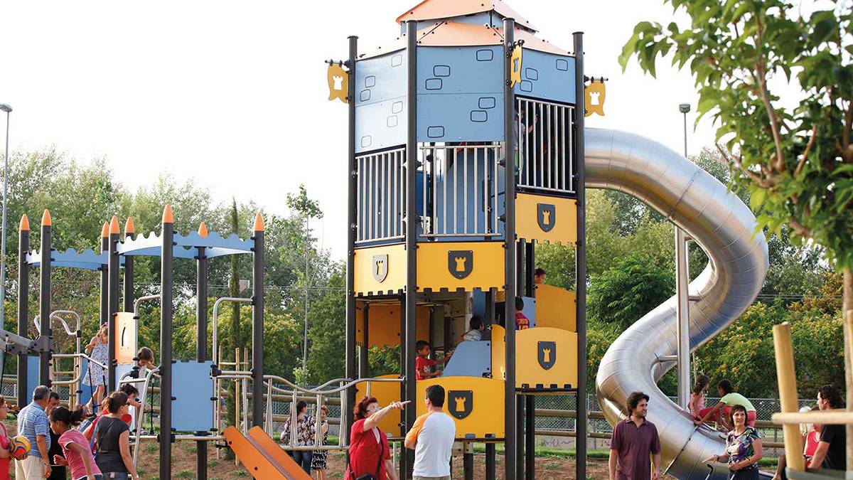 non-standard play equipment (1)