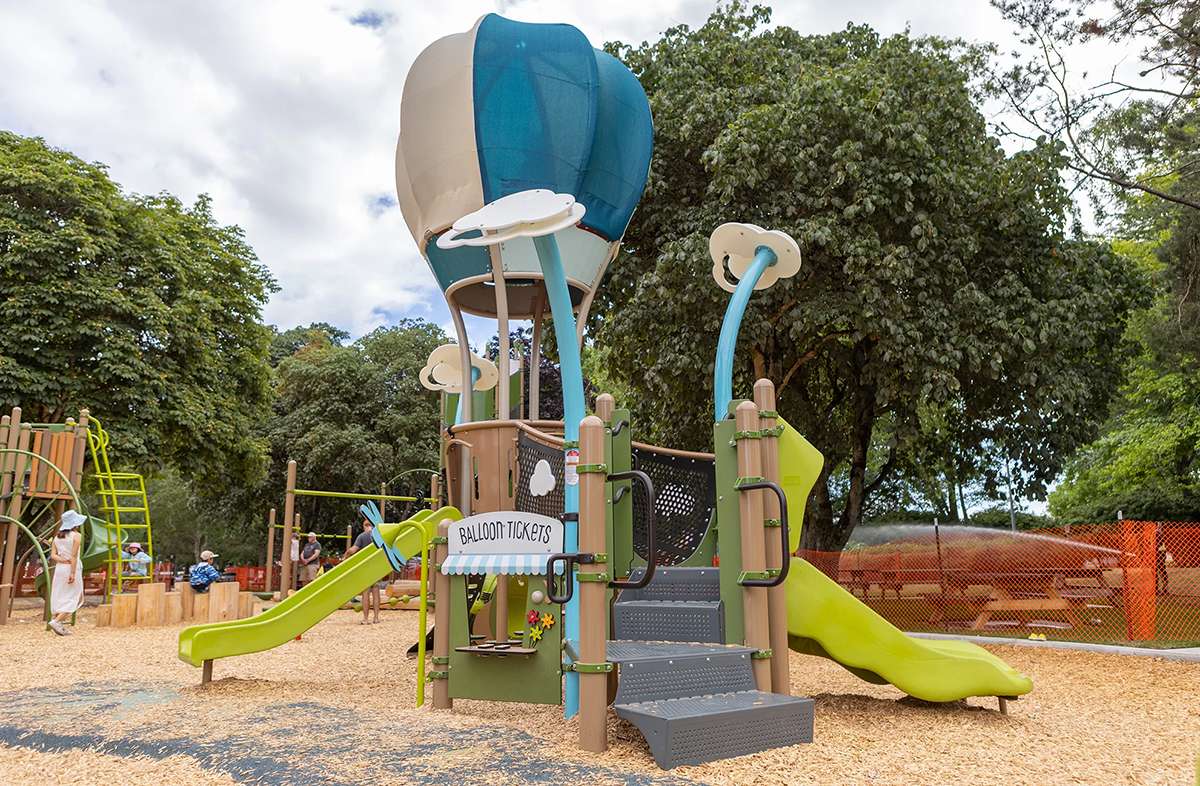 Outdoor Park +budgie park