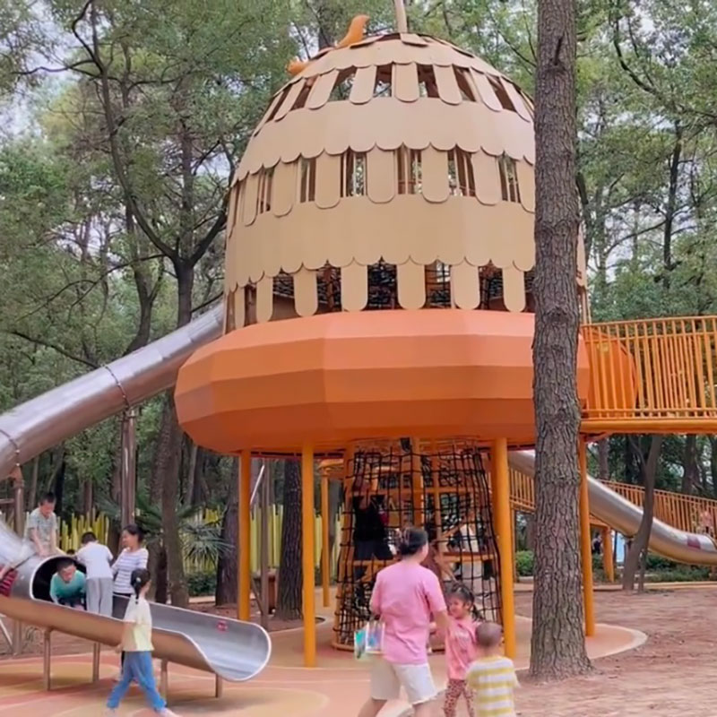 Wuhan East Lake Linyan Island Children Playground_Squirrel Paradise