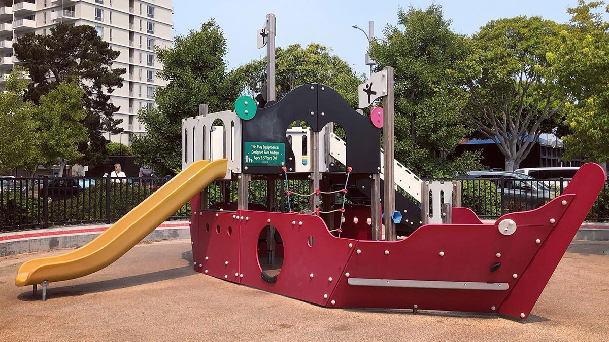 pirate ship kids playground (1)