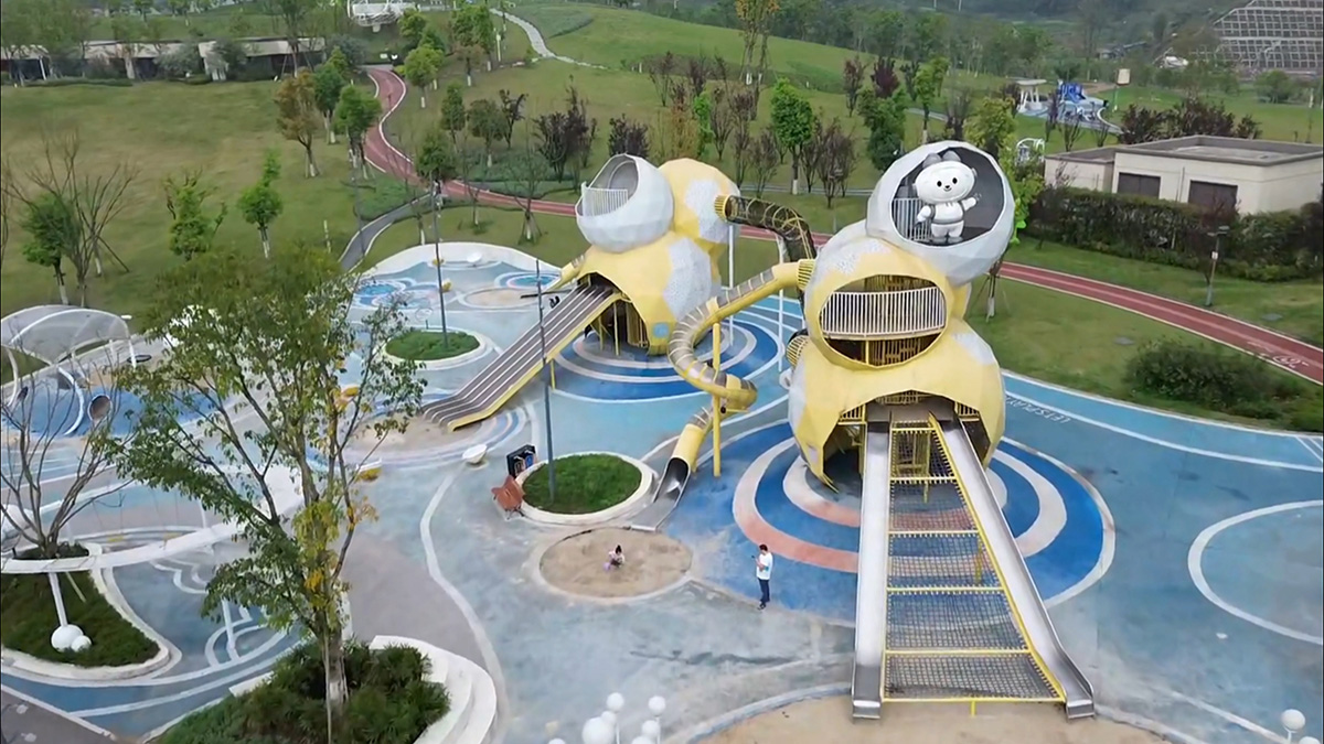 childrens play equipment (3)
