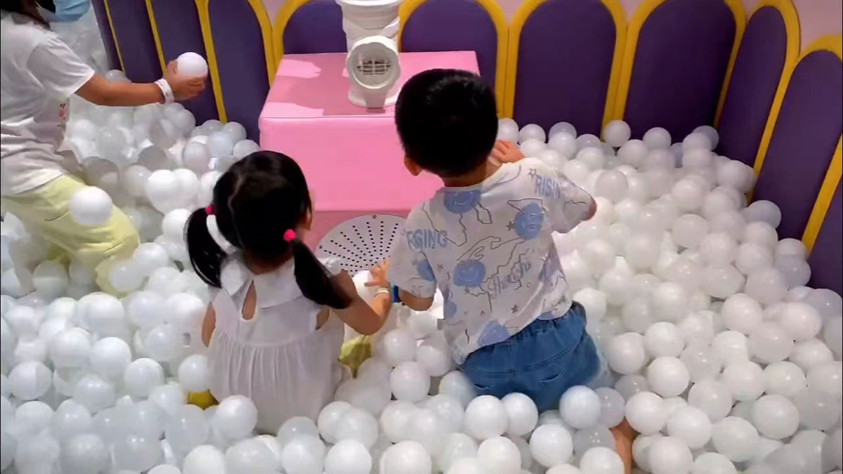 indoor play equipment commercial (6)