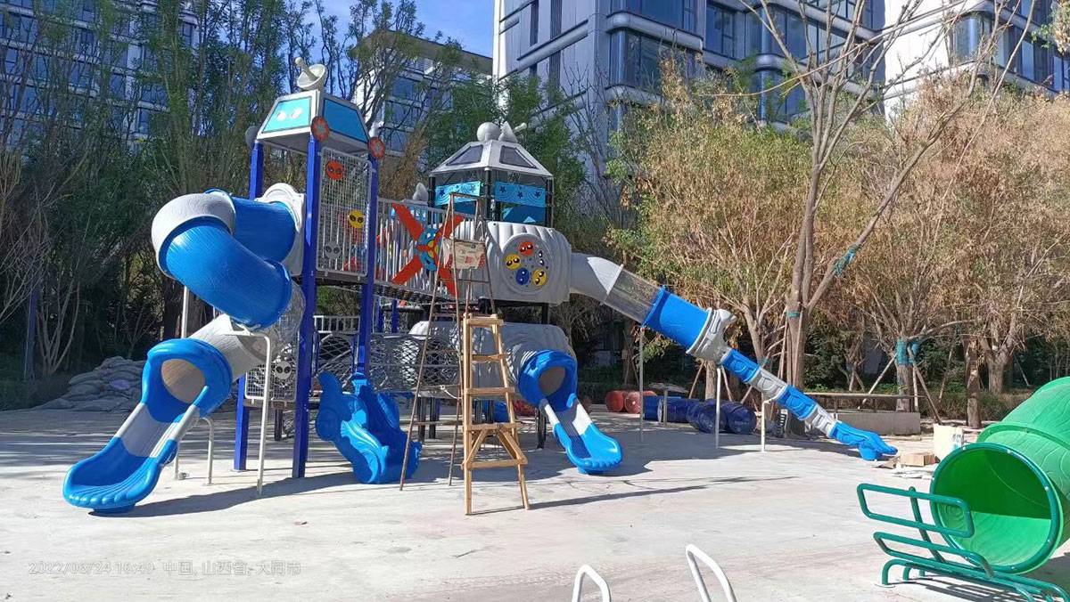 plastic playground slides (9)