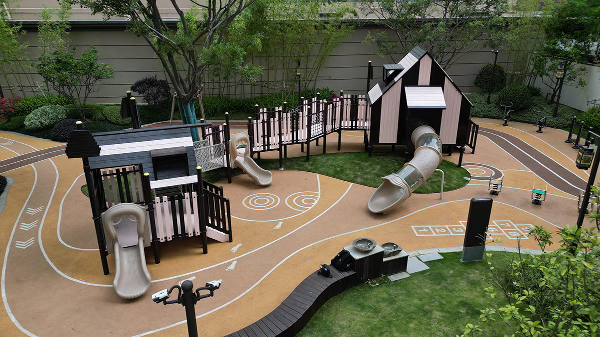 outdoor play equipment (2)