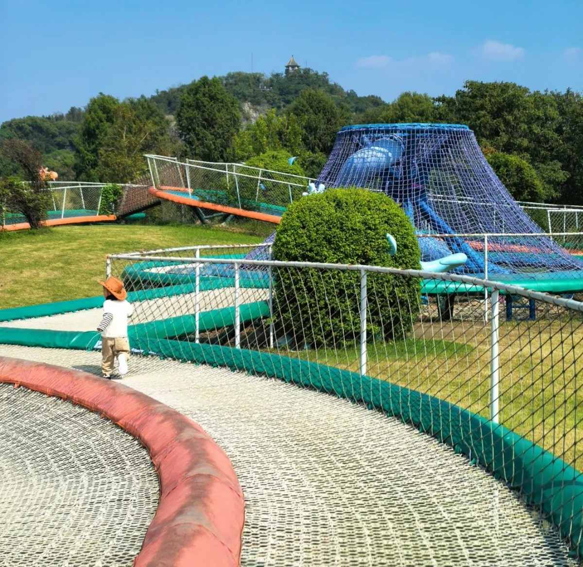 Outdoor Rope Trampoline and Climbing Frame (8)