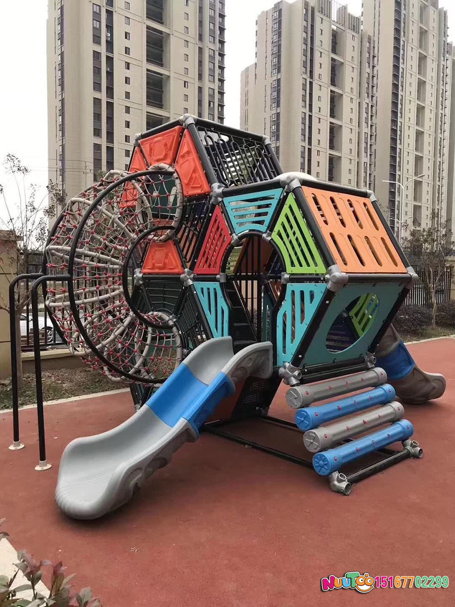 How does the playground play equipment manufacturer choose? To understand the selection basis first