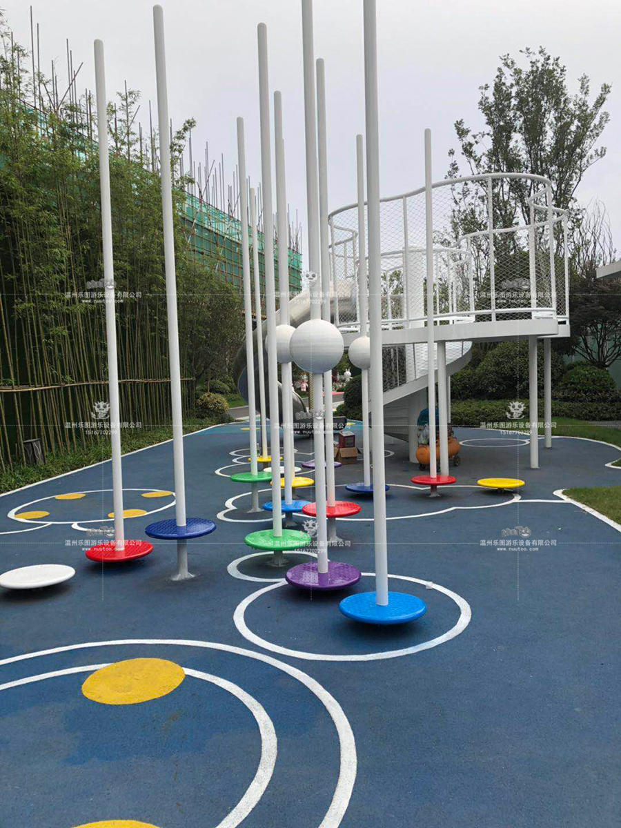 How to maintain outdoor large non-standard amusement equipment