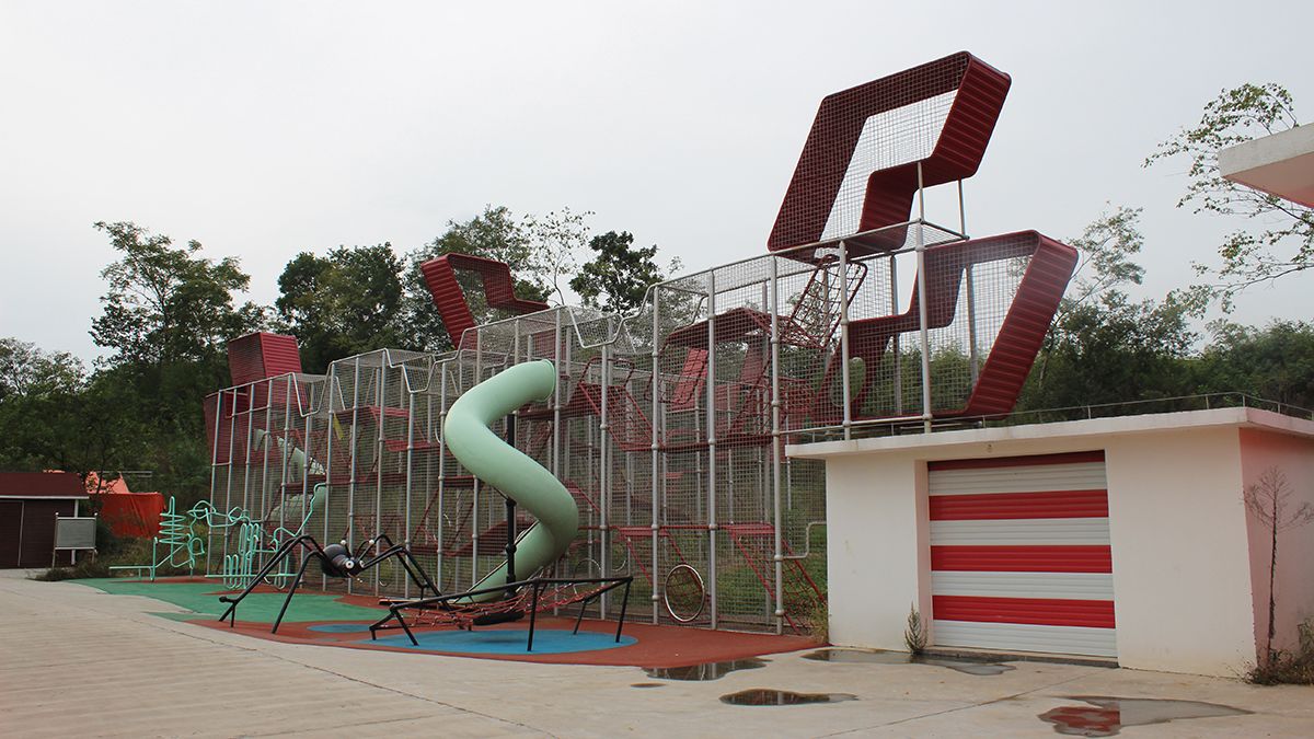 How about the children's rainbow climbing nets in children?