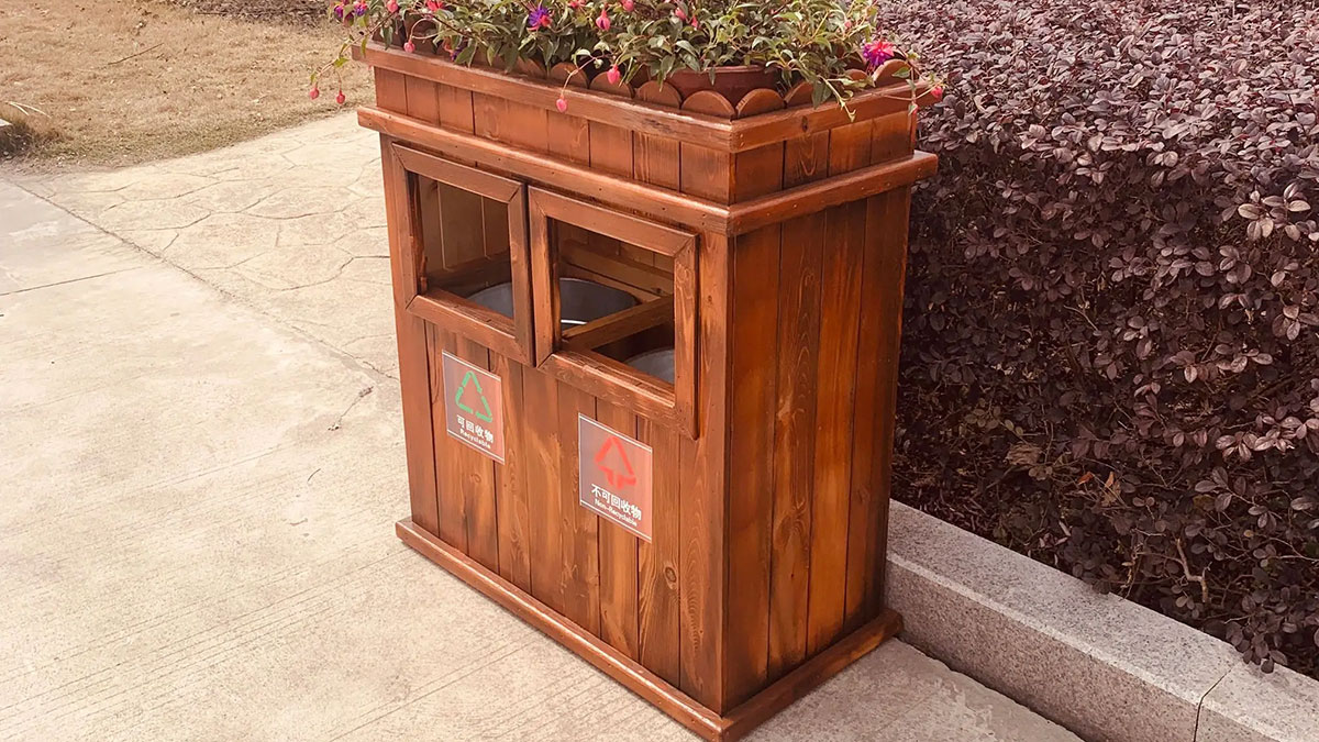 Wooden rubbish bin (2)