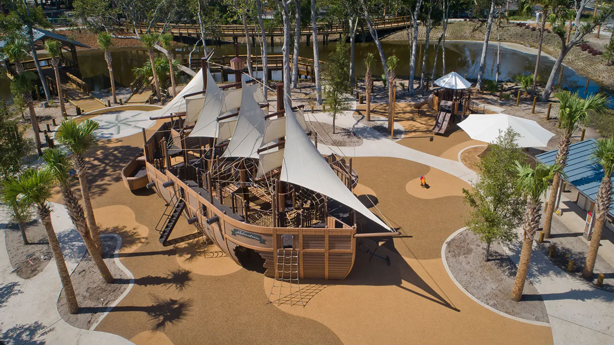 wooden pirate ship playground (2)