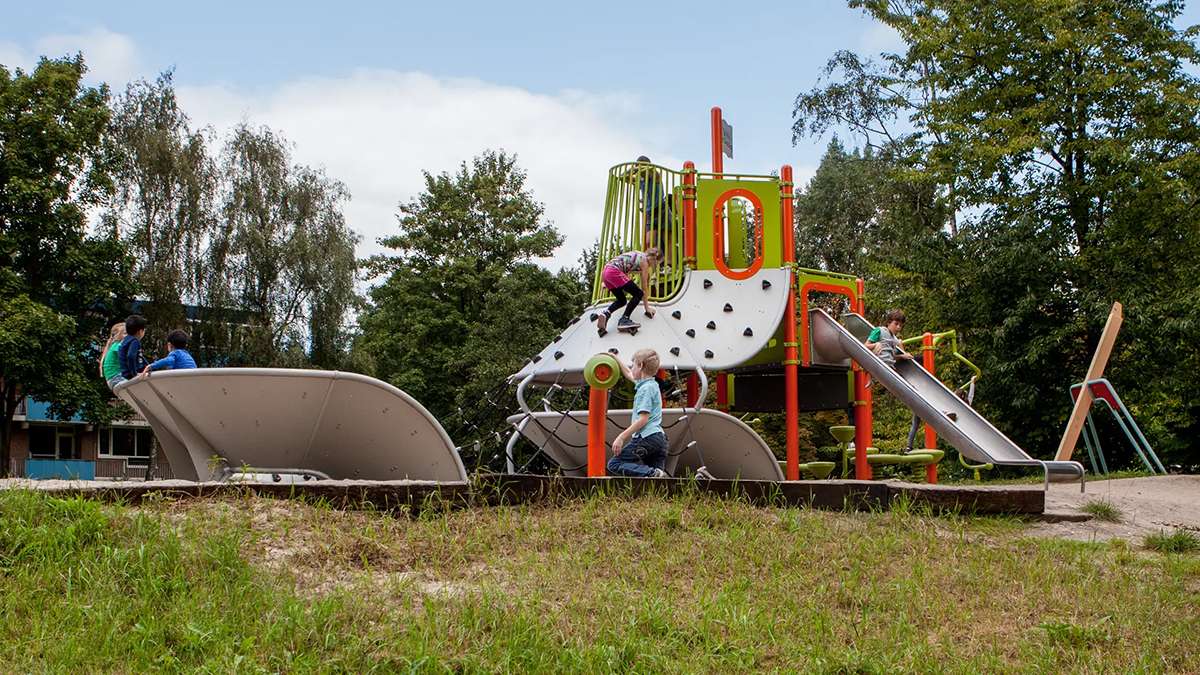 outdoor children's play equipment (5)