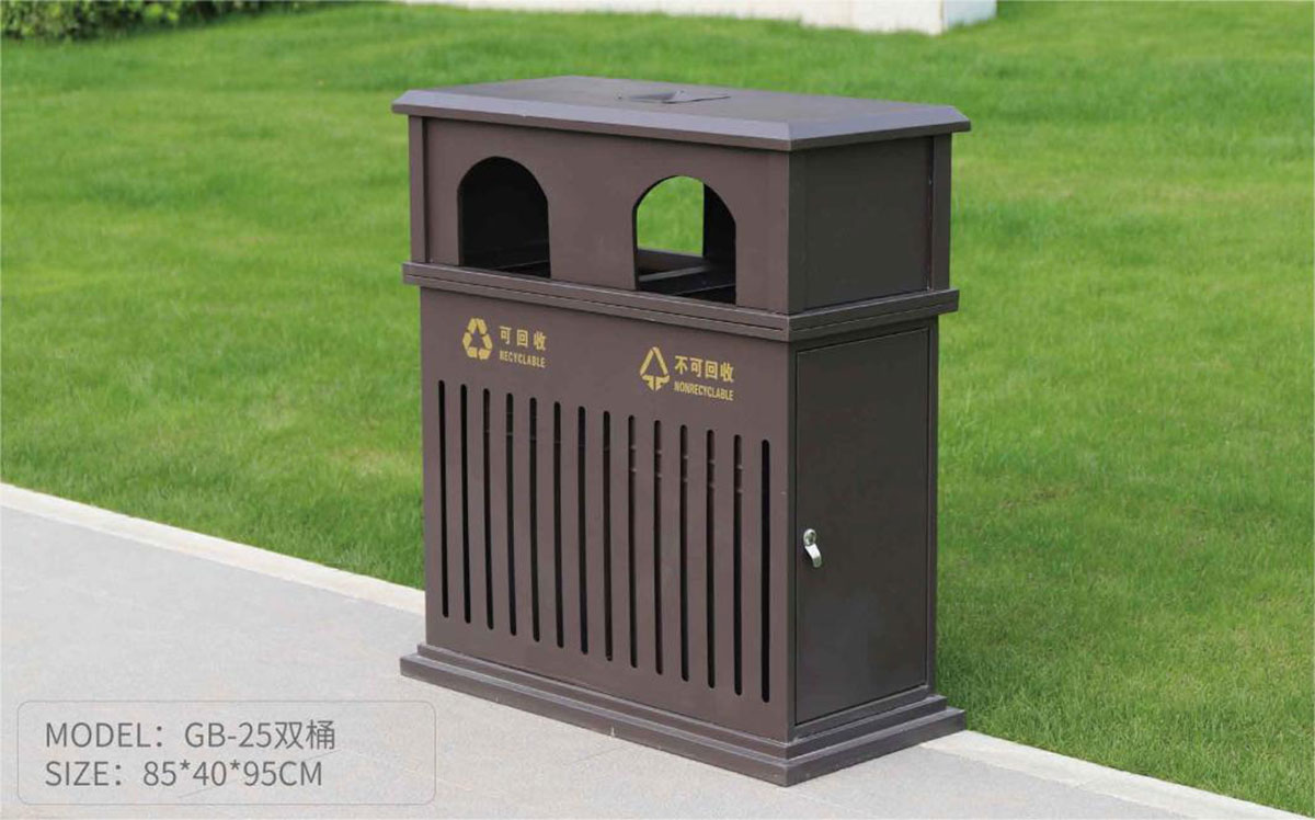  commercial rubbish bins (3)
