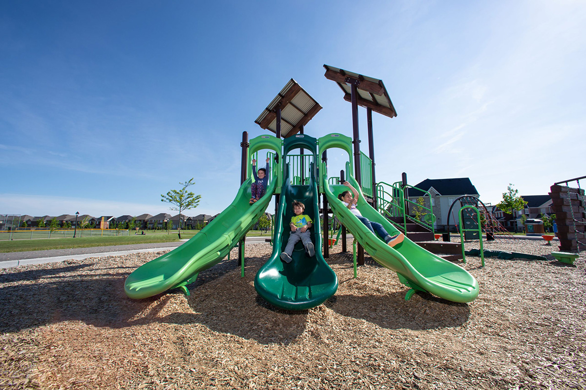 What are the high-end material equipment in the children's outdoor playground?