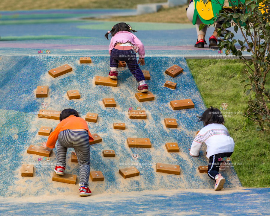 How to plan outdoor children's playground