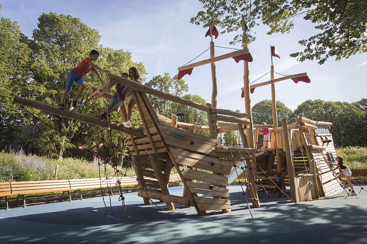 kids pirate ship playground (5)