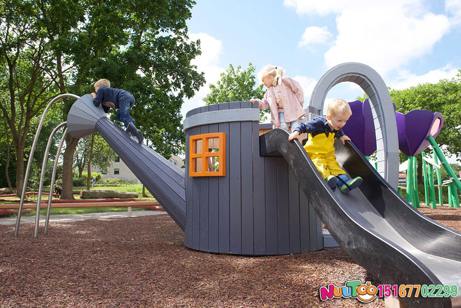 What are the main classifications of outdoor children's play facilities?