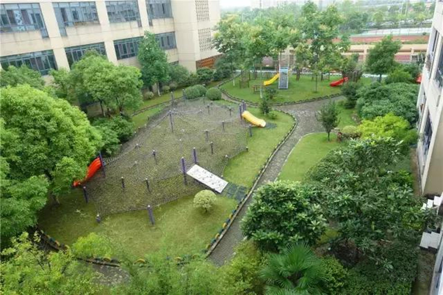 Outdoor large climbing net 1