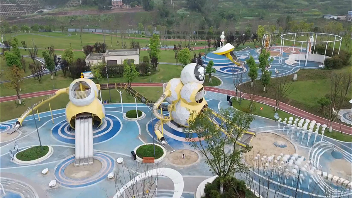 childrens play equipment (2)